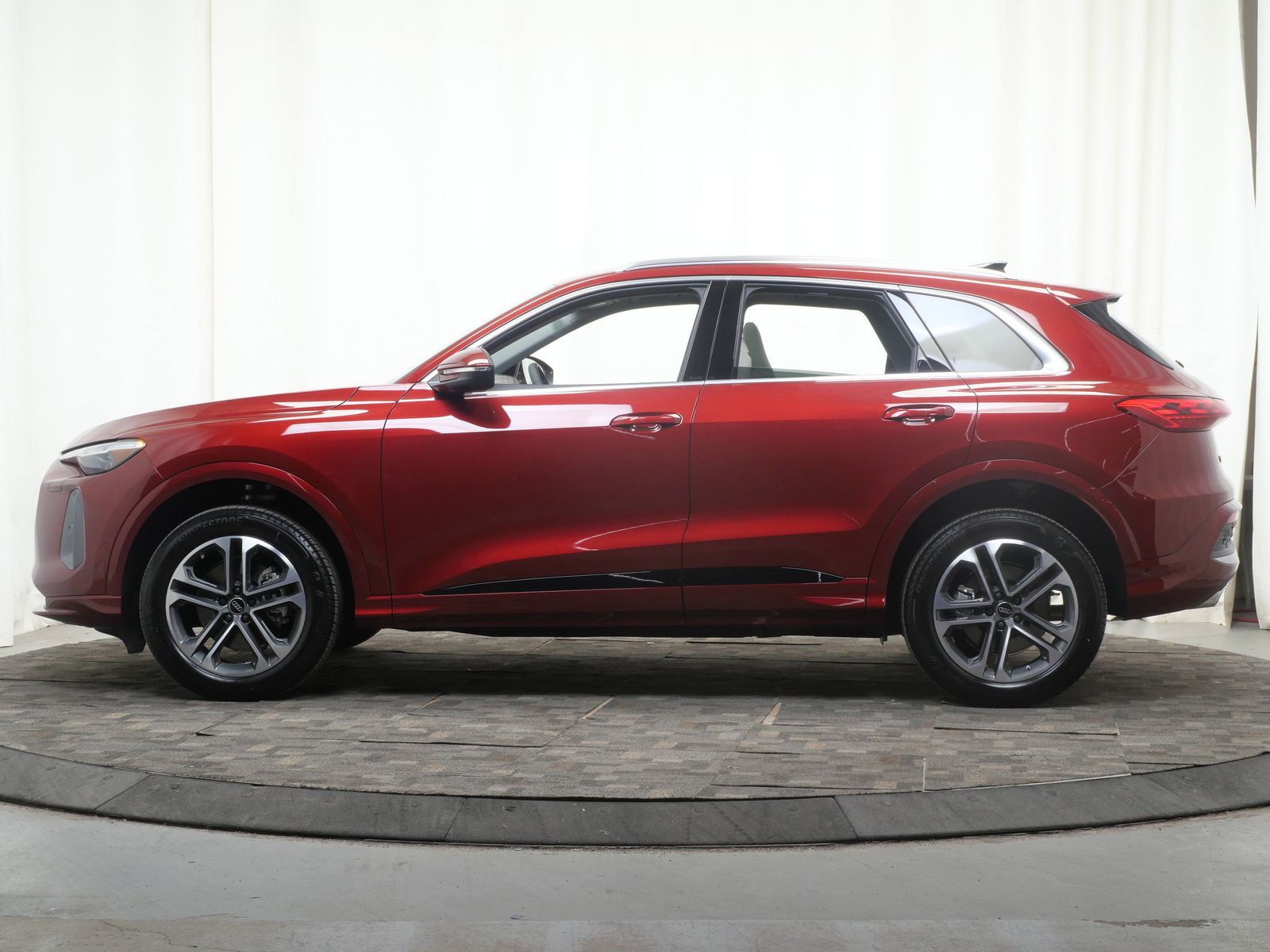 Thumbnail: 2026 Audi Q5 - 3