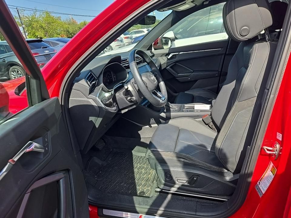 Thumbnail: 2021 Audi Q3 - 2