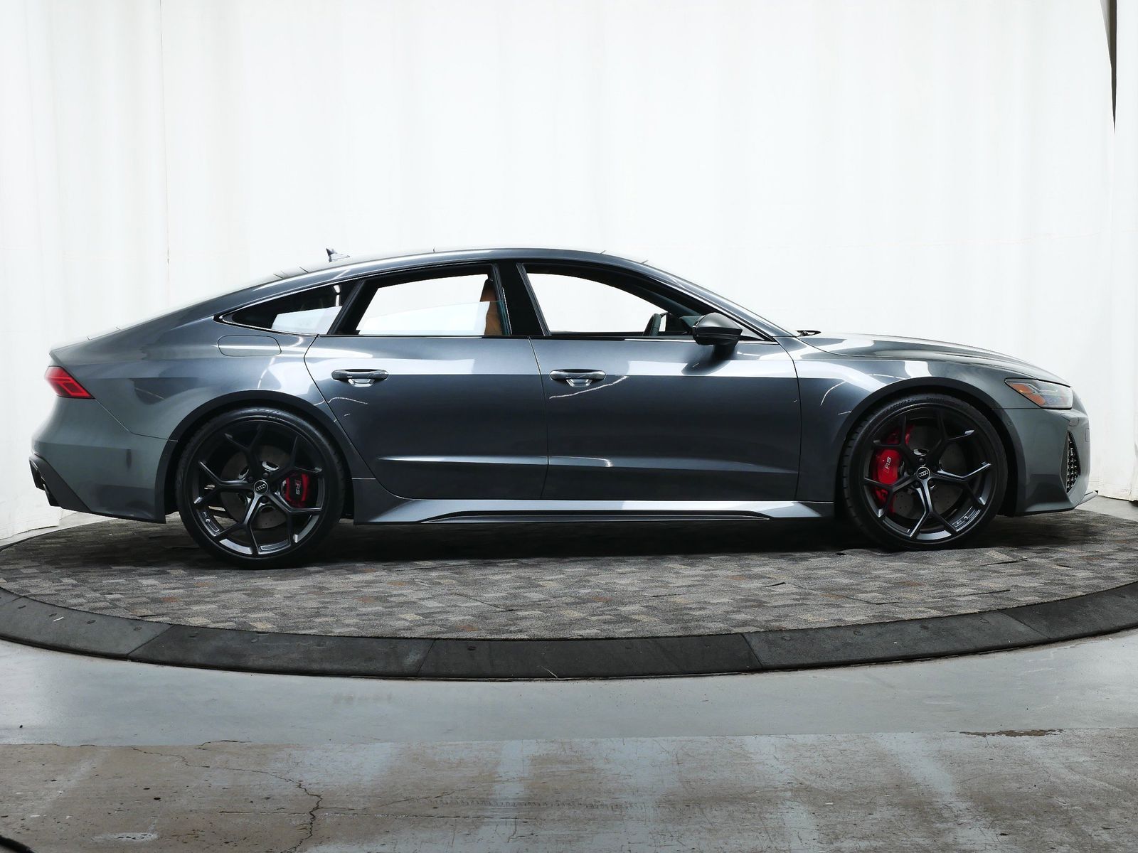 Thumbnail: 2025 Audi RS 7 - 7