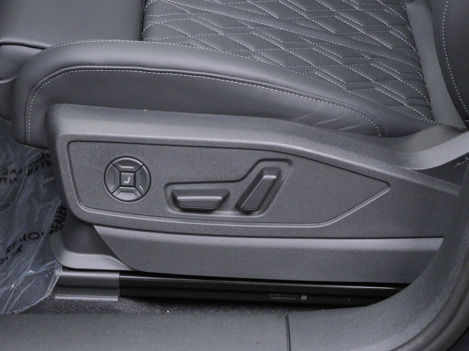Thumbnail: 2026 Audi SQ5 - 11