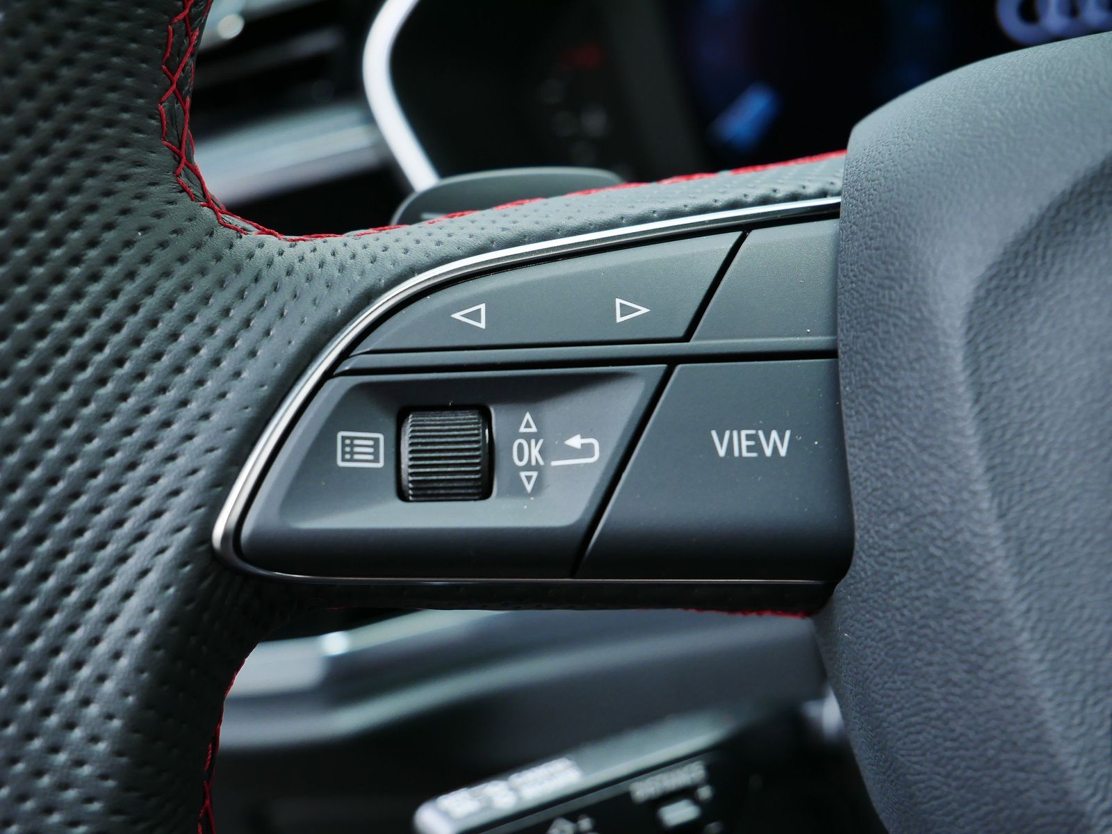 Thumbnail: 2025 Audi Q3 - 16