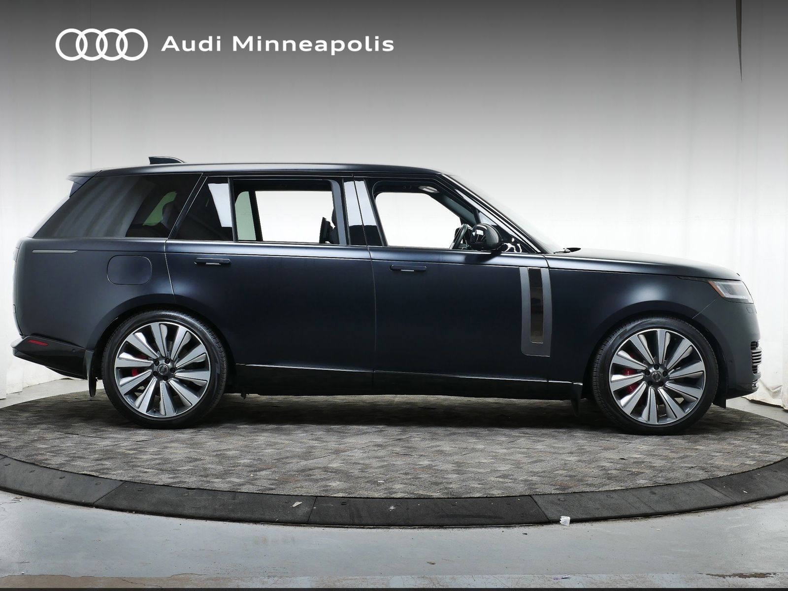 Thumbnail: 2023 Land Rover Range Rover - 8