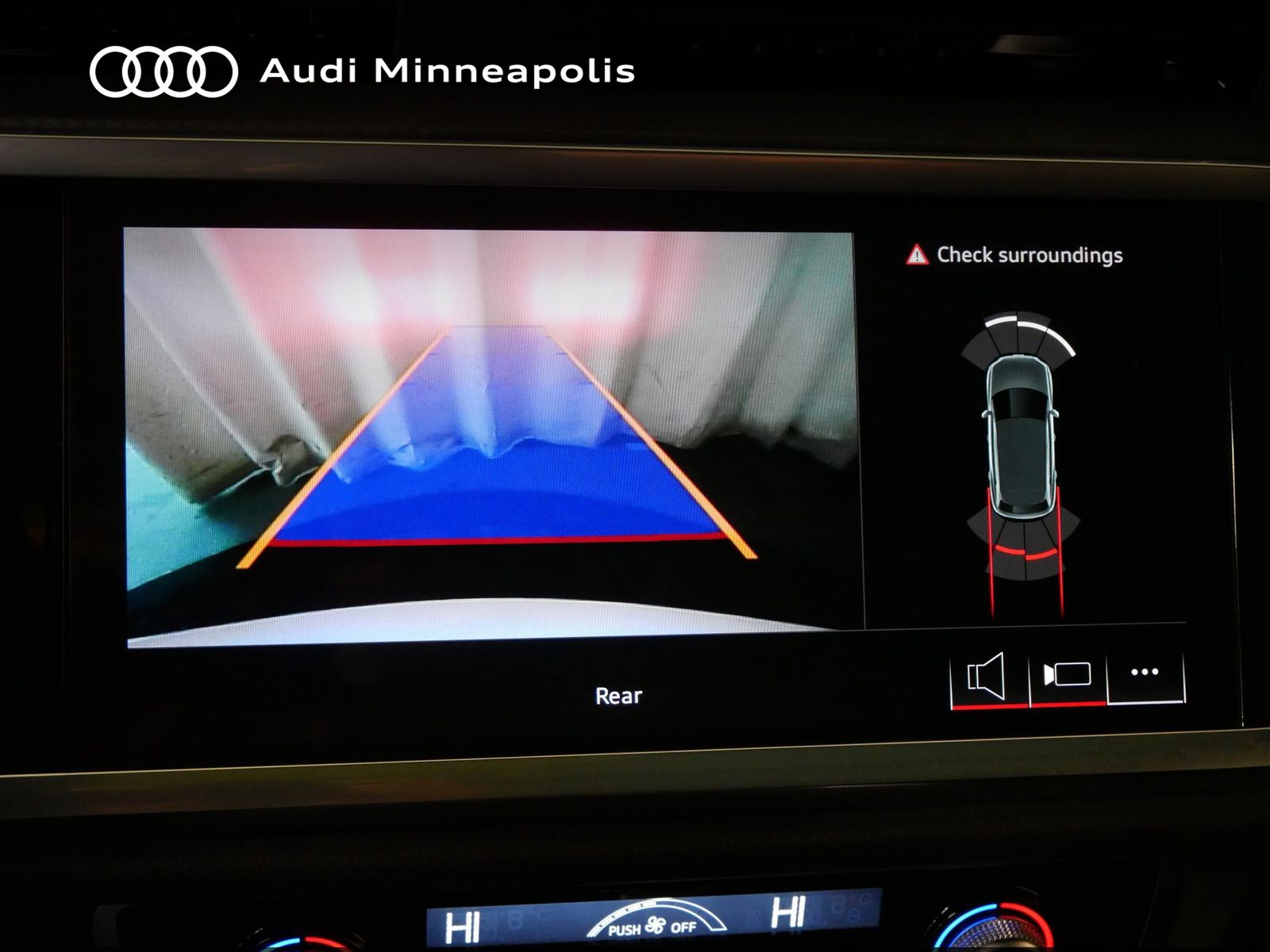 Thumbnail: 2025 Audi Q3 - 17