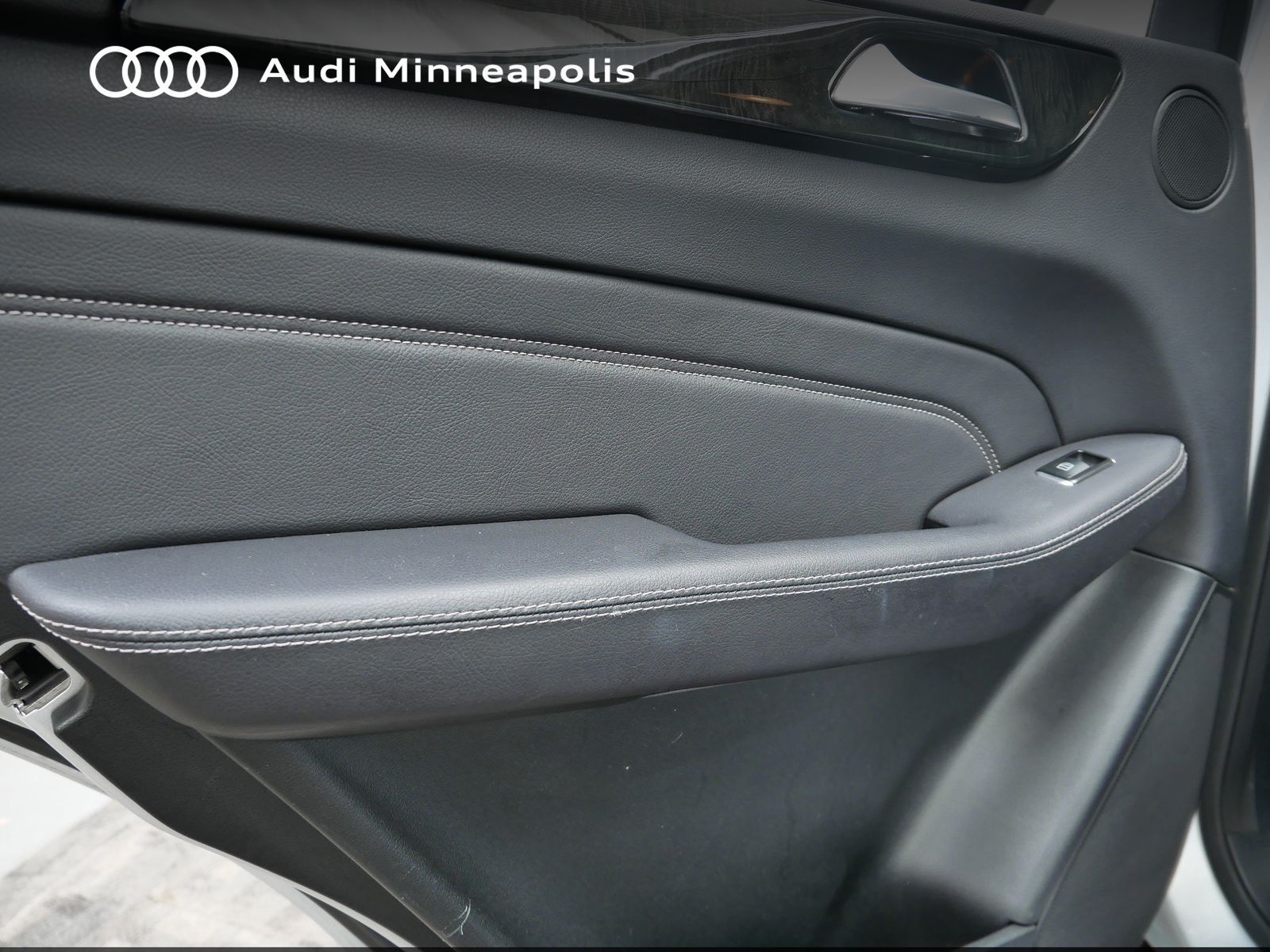 Thumbnail: 2015 Mercedes-Benz M-Class - 15