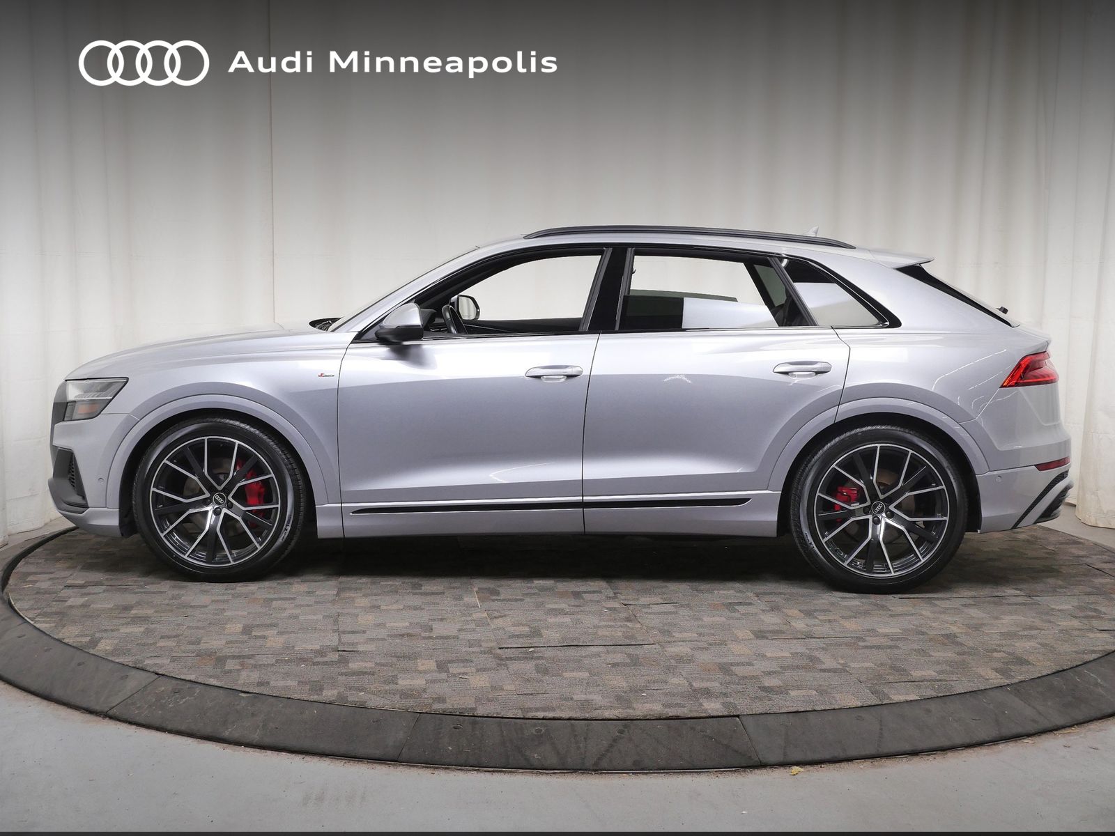 Thumbnail: 2021 Audi Q8 - 3