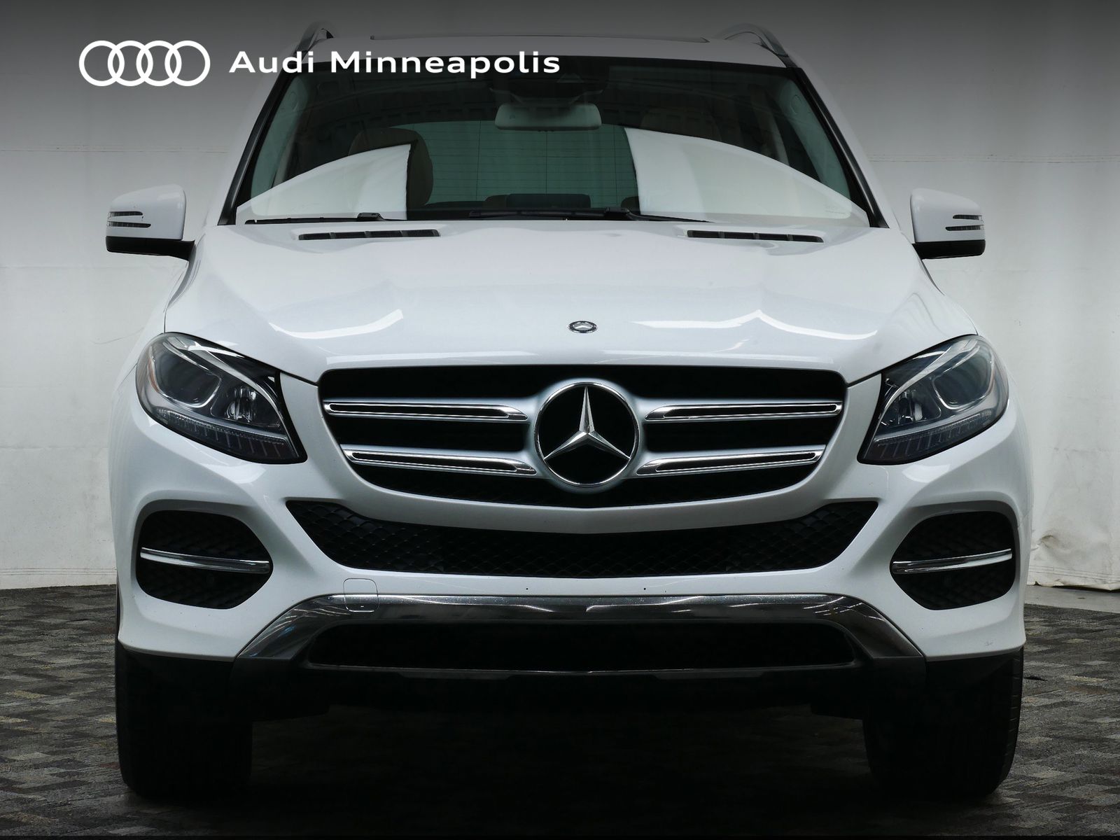 Thumbnail: 2016 Mercedes-Benz GLE - 10