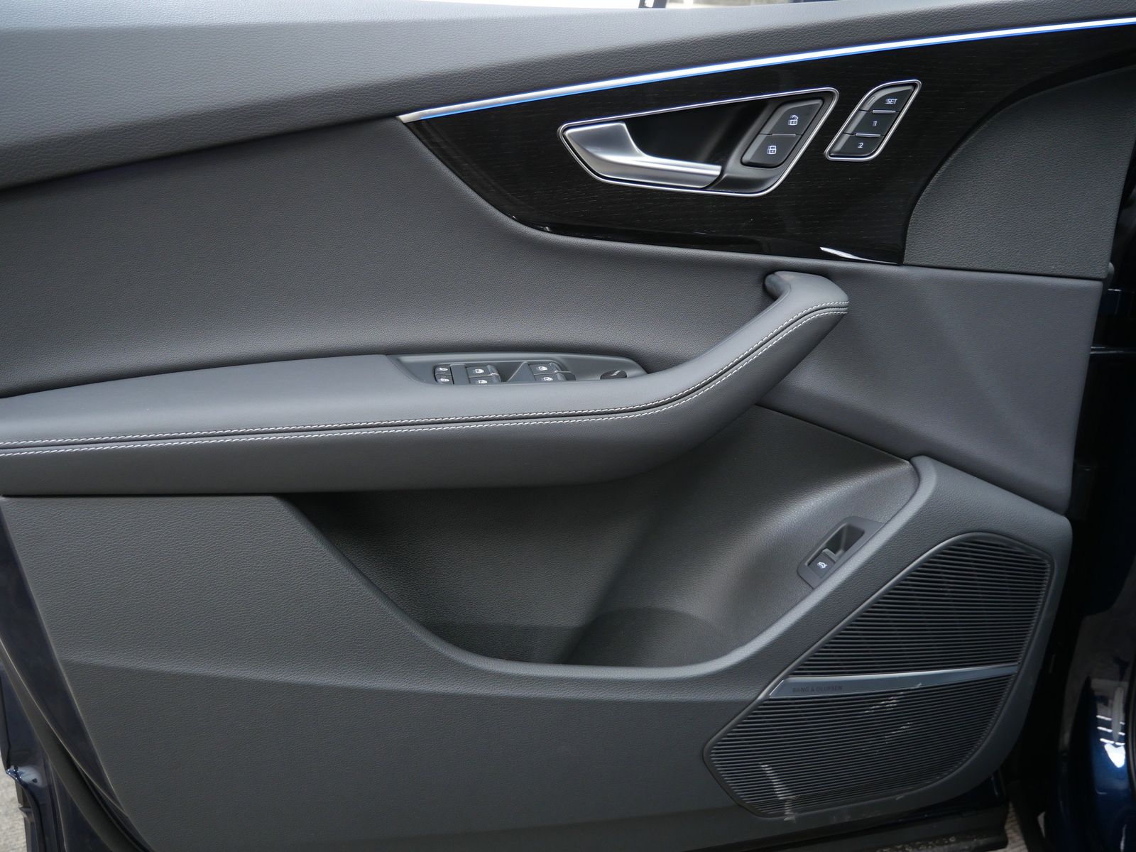 Thumbnail: 2026 Audi Q7 - 10