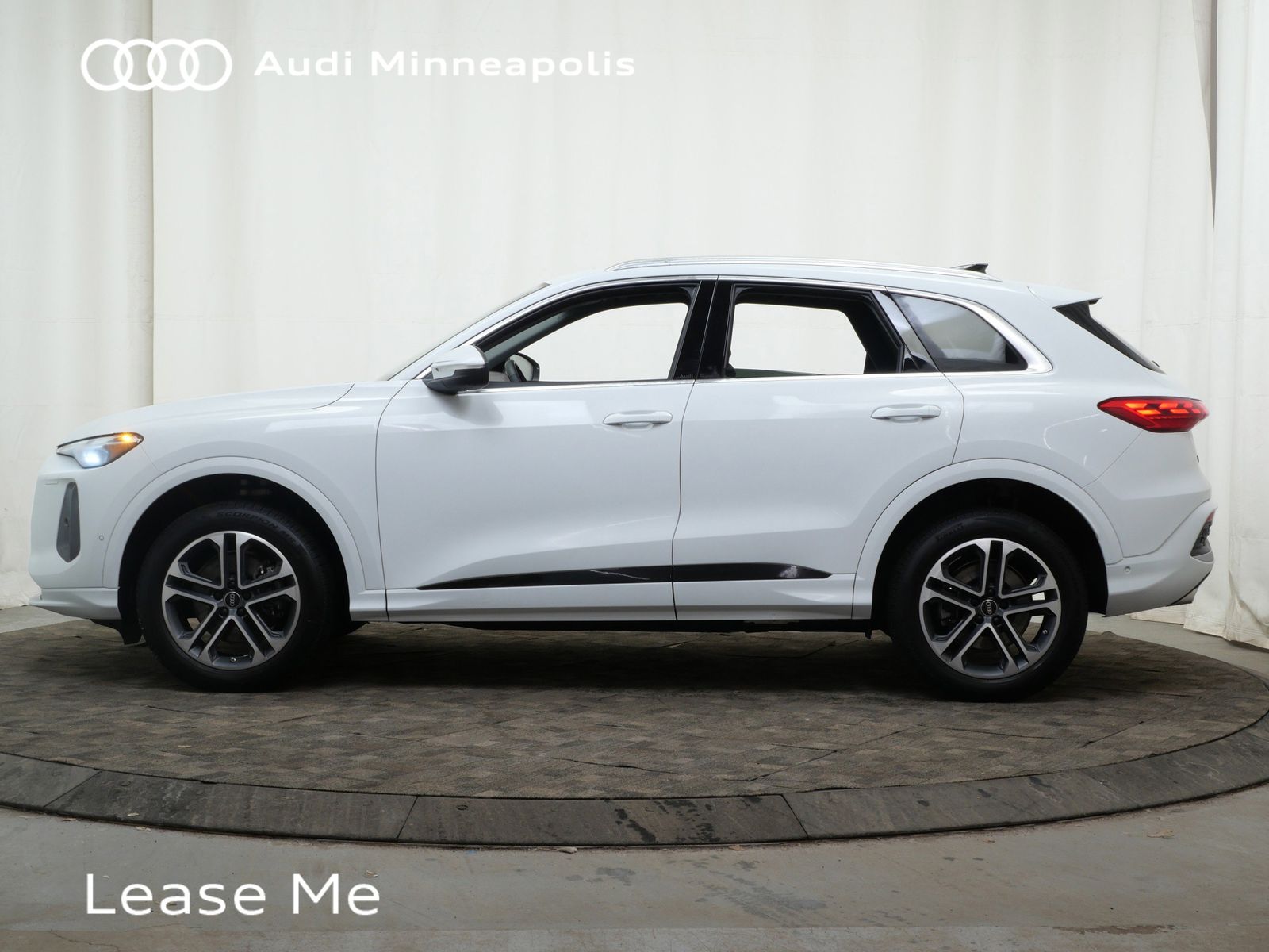 Thumbnail: 2025 Audi Q5 - 3