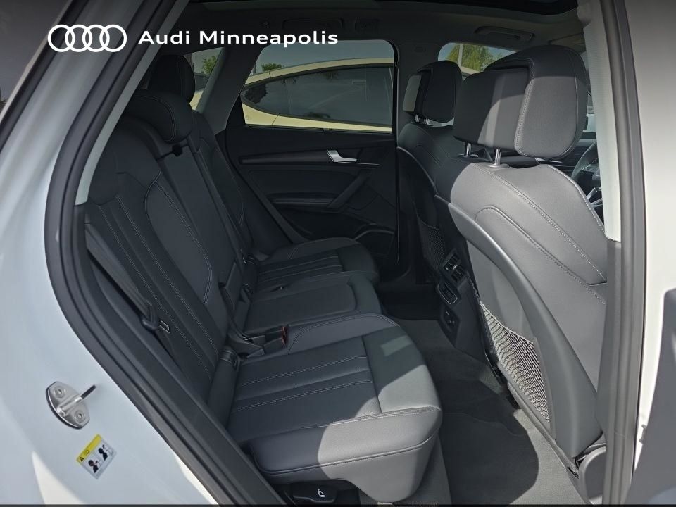 Thumbnail: 2023 Audi Q5 - 11