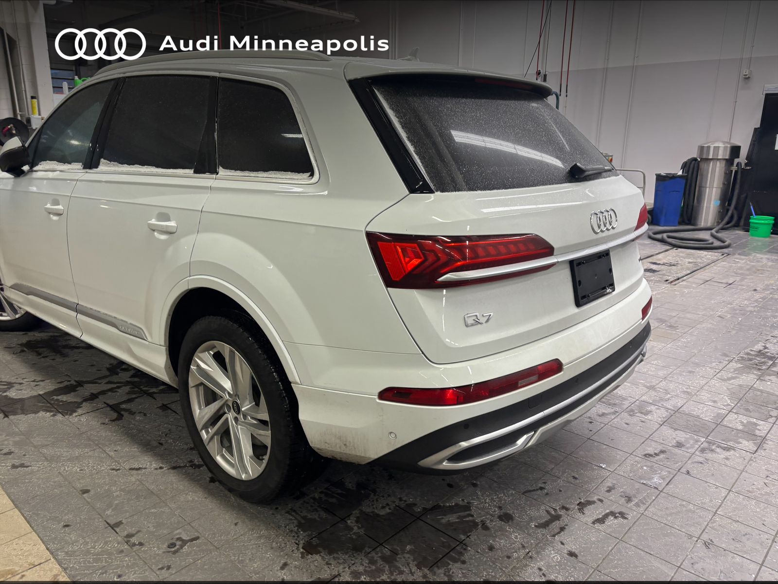 Thumbnail: 2023 Audi Q7 - 11