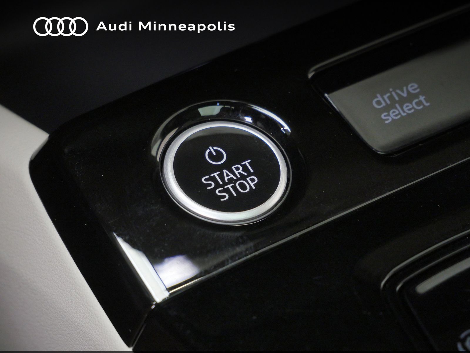 Thumbnail: 2025 Audi Q6 e-tron - 26