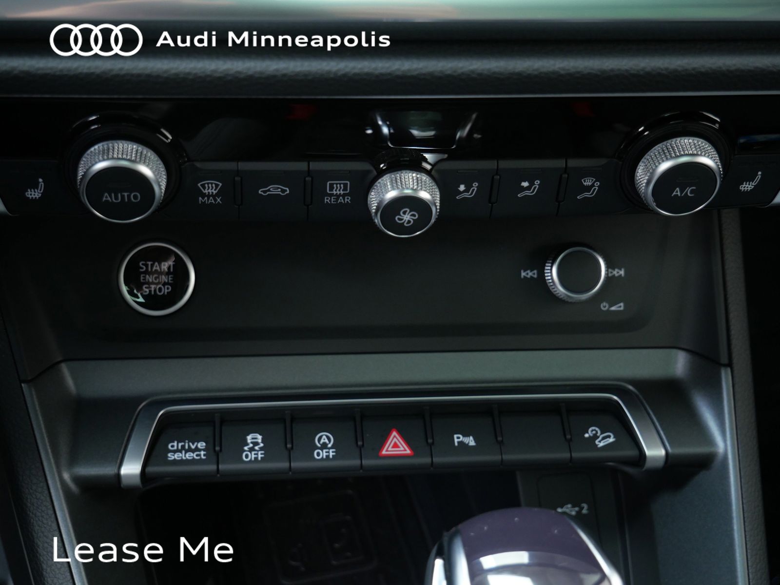 Thumbnail: 2025 Audi Q3 - 21