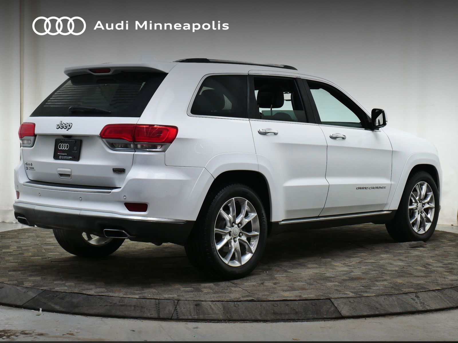 Thumbnail: 2016 Jeep Grand Cherokee - 7