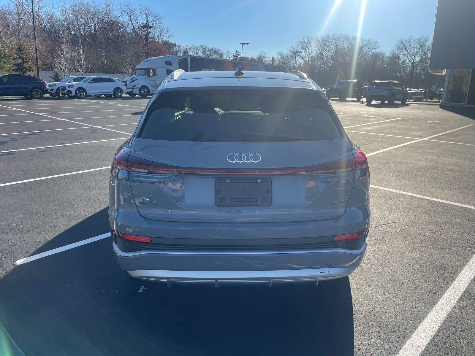 Thumbnail: 2024 Audi Q4 e-tron - 7