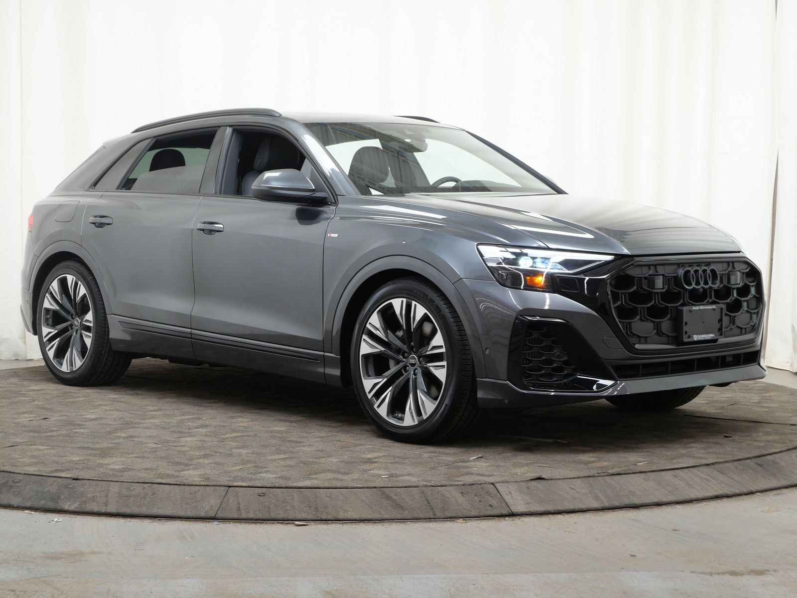 Thumbnail: 2026 Audi Q8 - 8