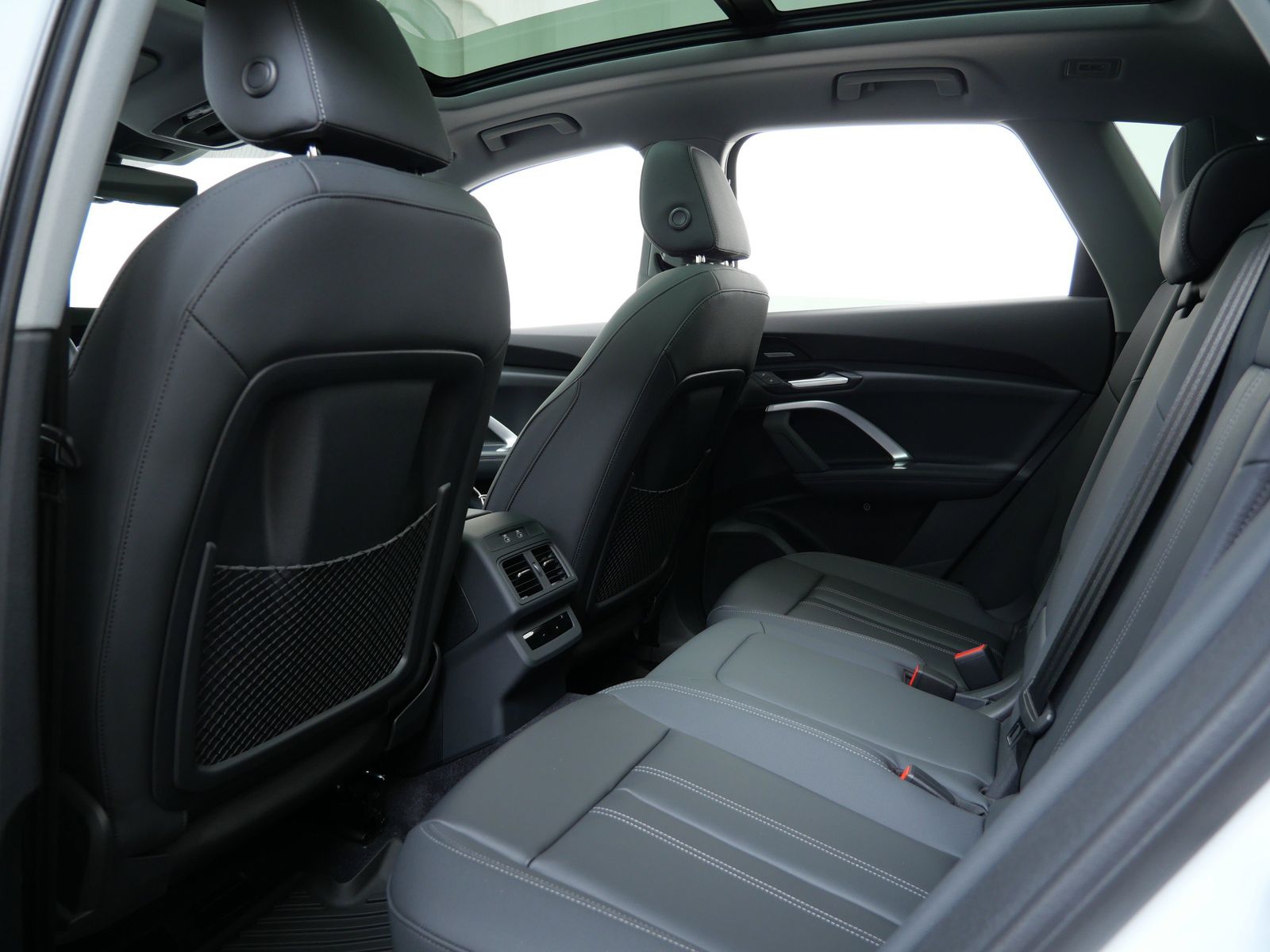 Thumbnail: 2025 Audi Q5 - 12