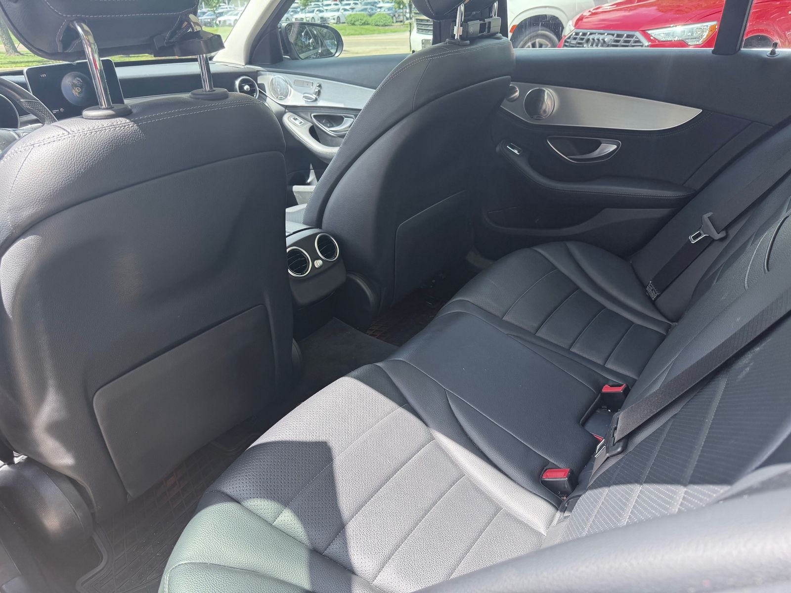 Thumbnail: 2015 Mercedes-Benz C-Class - 6