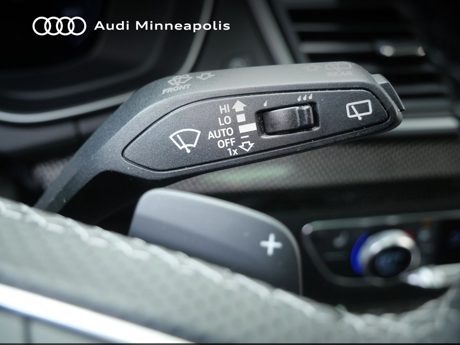 Thumbnail: 2023 Audi SQ5 - 30