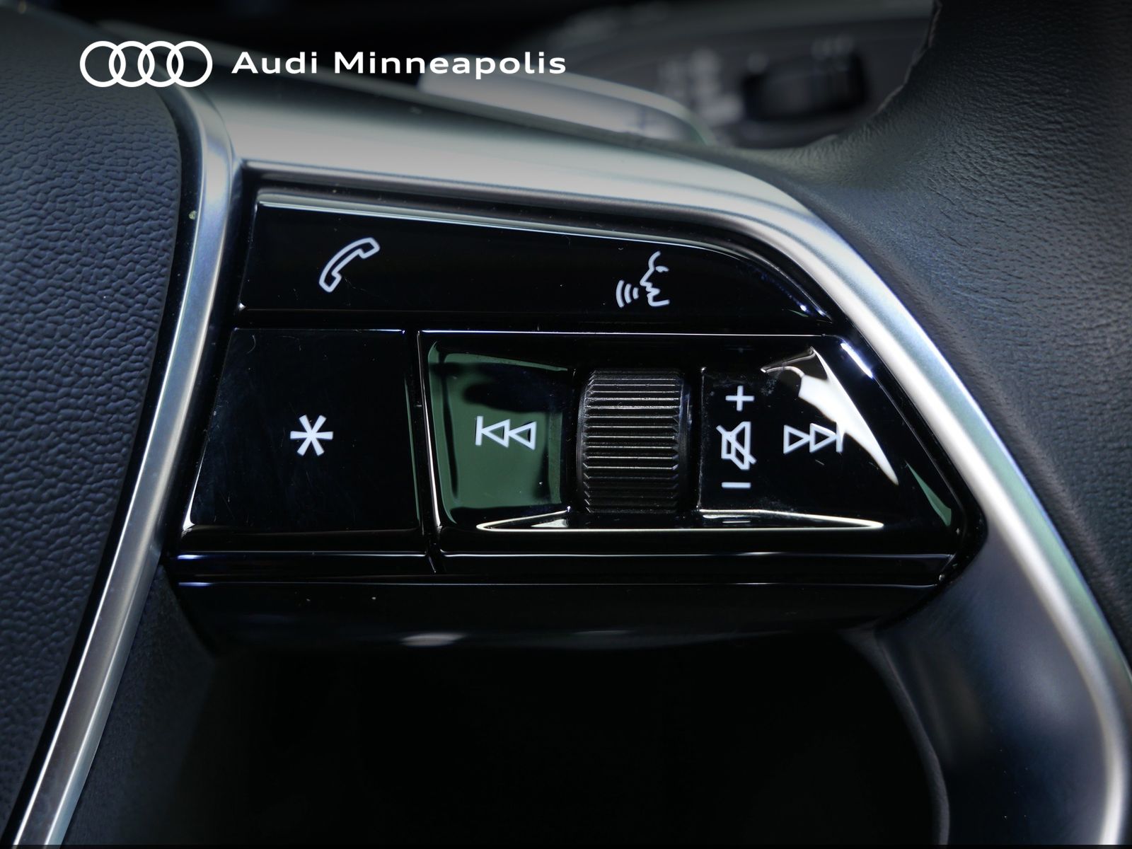 Thumbnail: 2024 Audi Q8 e-tron - 24