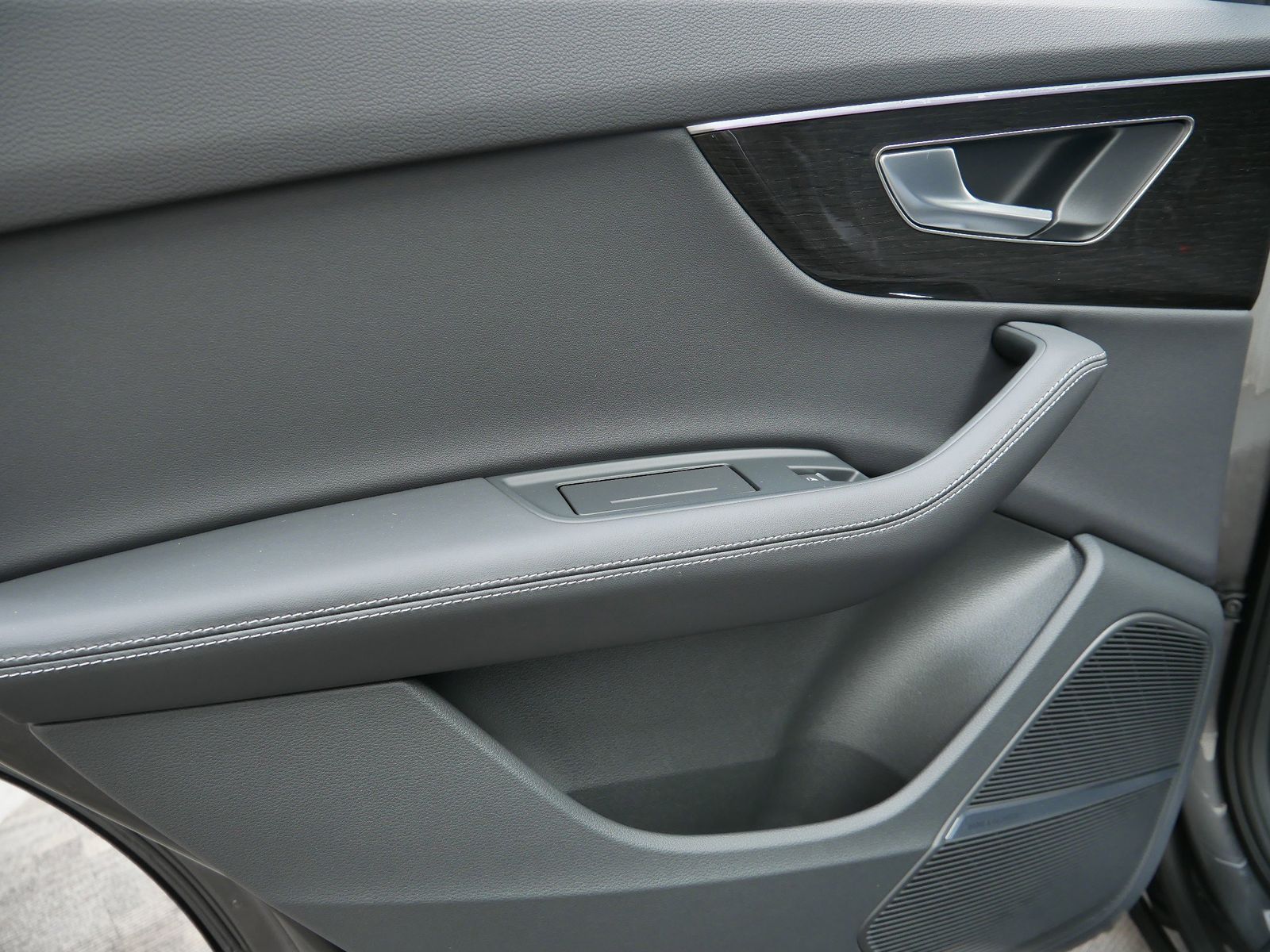 Thumbnail: 2026 Audi Q7 - 13