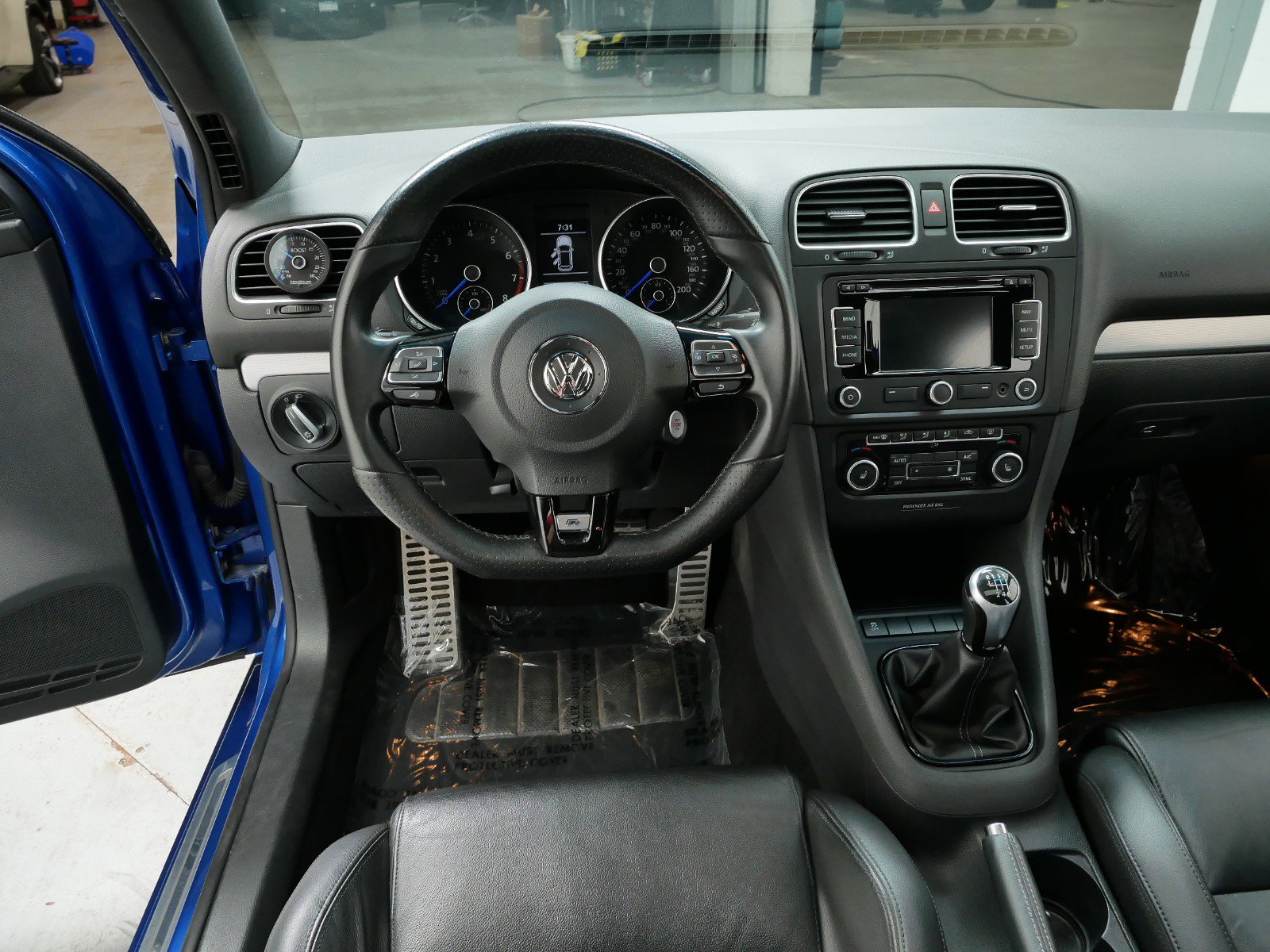 2013 Volkswagen Golf R 13