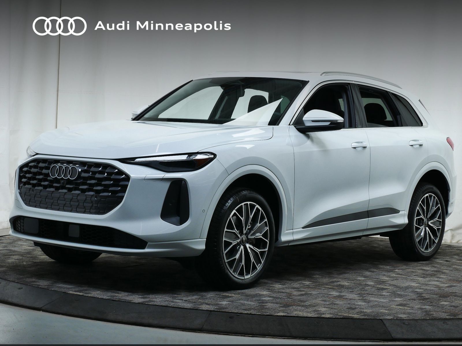 Thumbnail: 2025 Audi Q5 - 1
