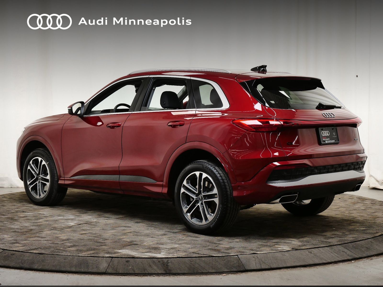 Thumbnail: 2025 Audi Q5 - 4