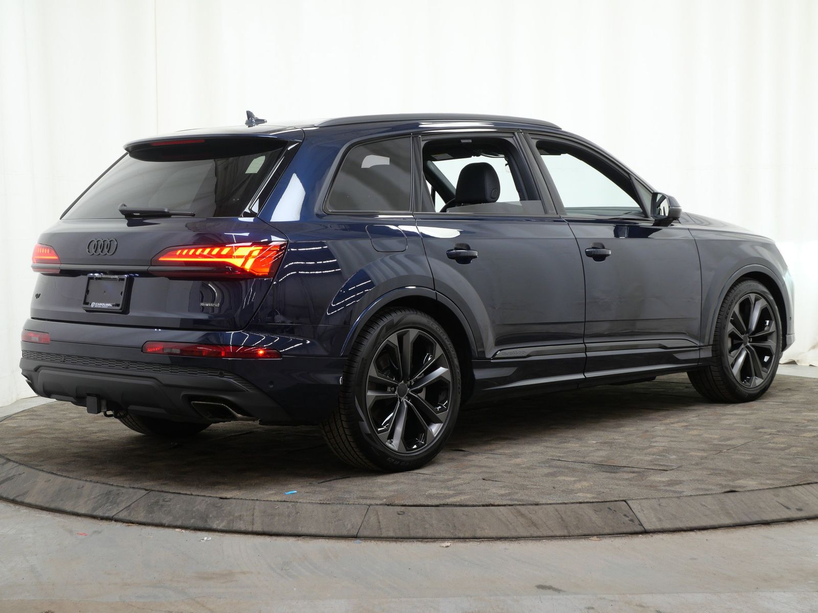 Thumbnail: 2026 Audi Q7 - 6
