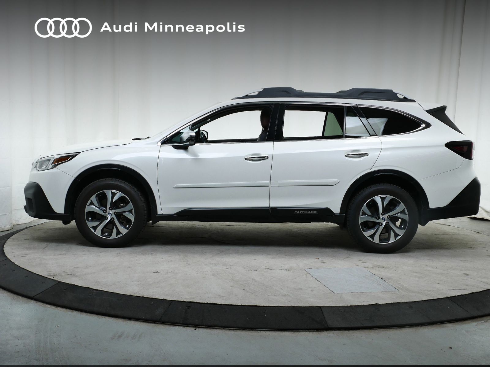 2020 Subaru Outback Touring XT photo 3