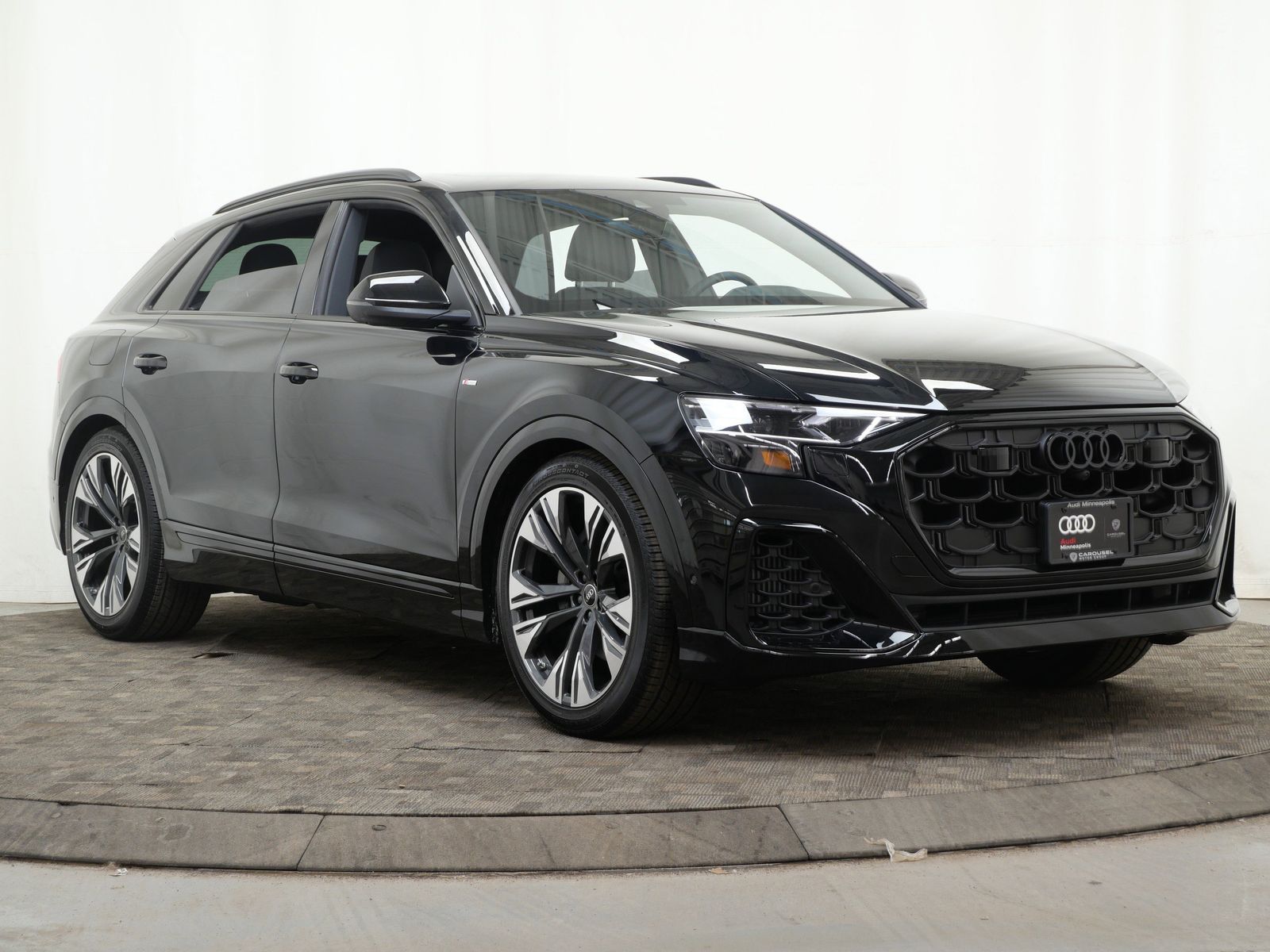Thumbnail: 2026 Audi Q8 - 8