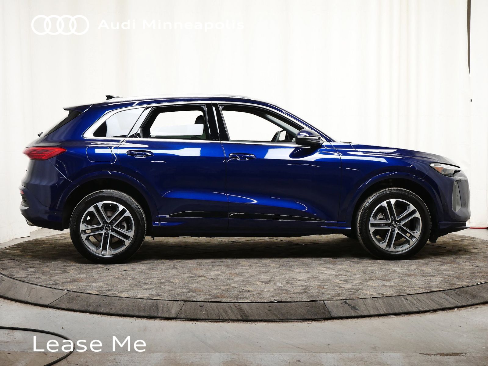 Thumbnail: 2025 Audi Q5 - 9
