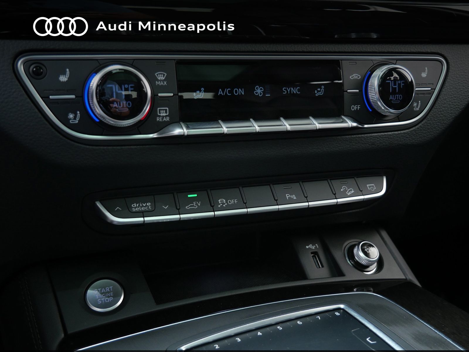 Thumbnail: 2020 Audi Q5 - 24