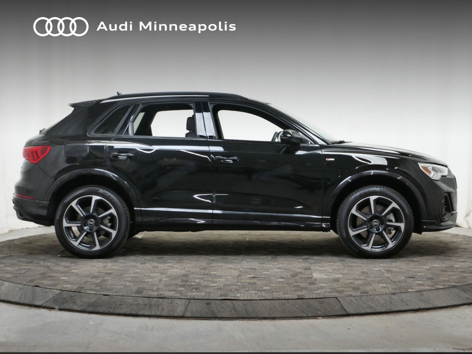 Thumbnail: 2025 Audi Q3 - 10