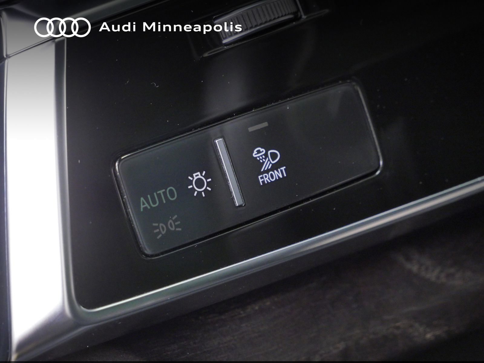 Thumbnail: 2023 Audi Q8 - 21