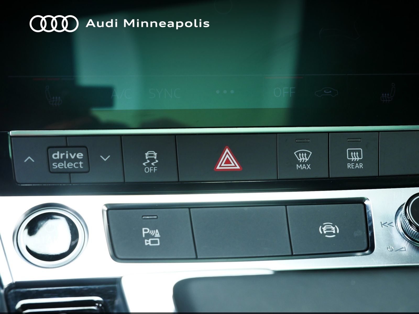 Thumbnail: 2023 Audi e-tron S - 27