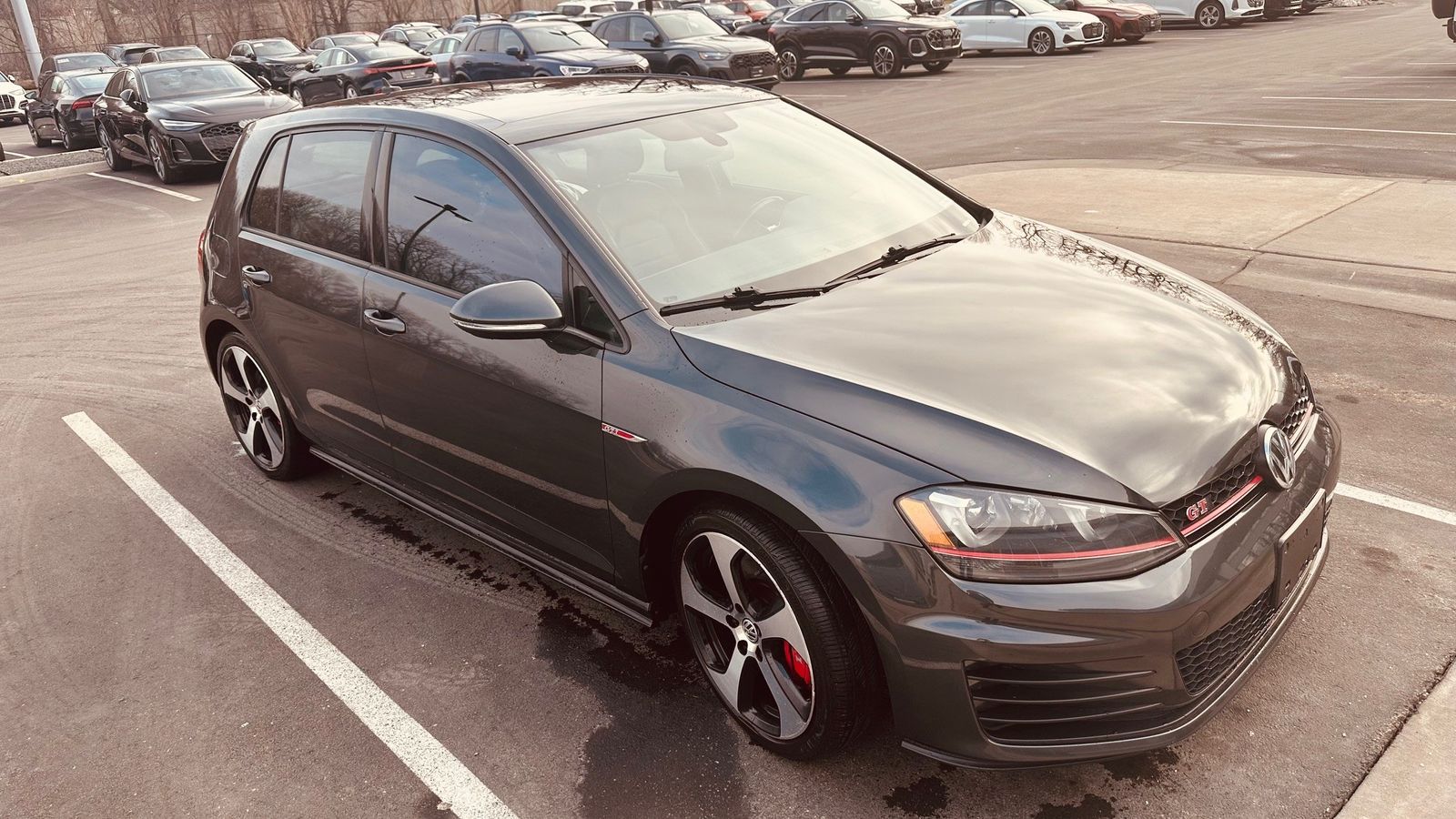 Thumbnail: 2016 Volkswagen Golf - 4