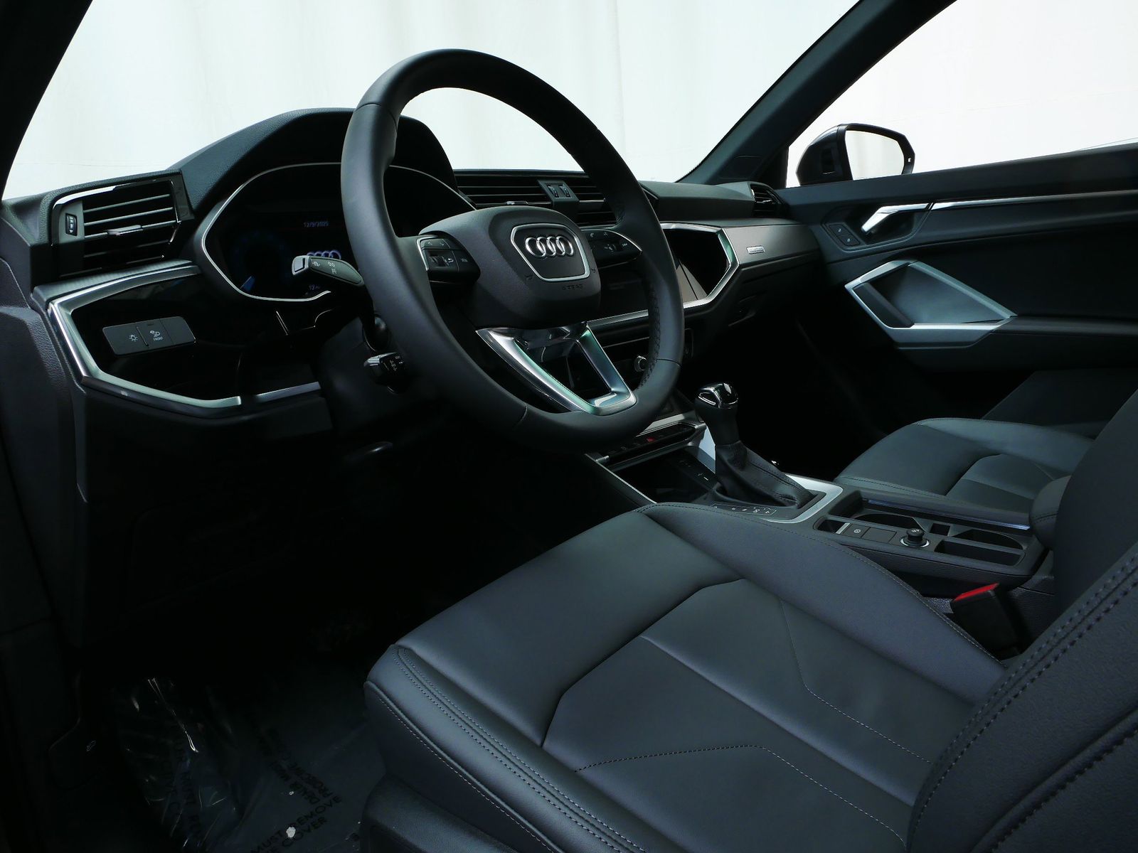 Thumbnail: 2025 Audi Q3 - 2