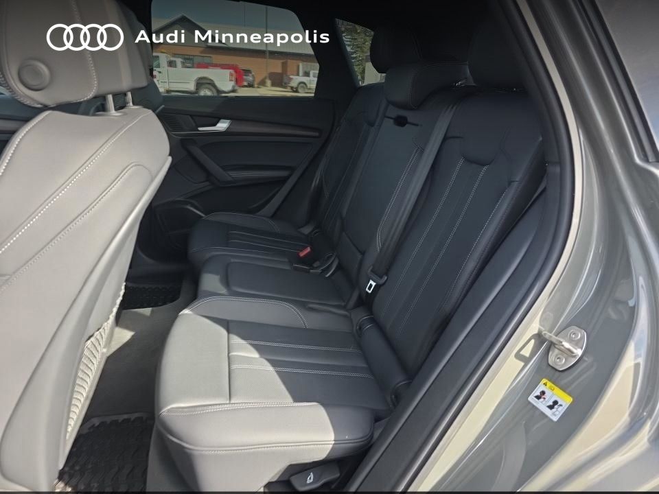 Thumbnail: 2025 Audi Q5 - 13