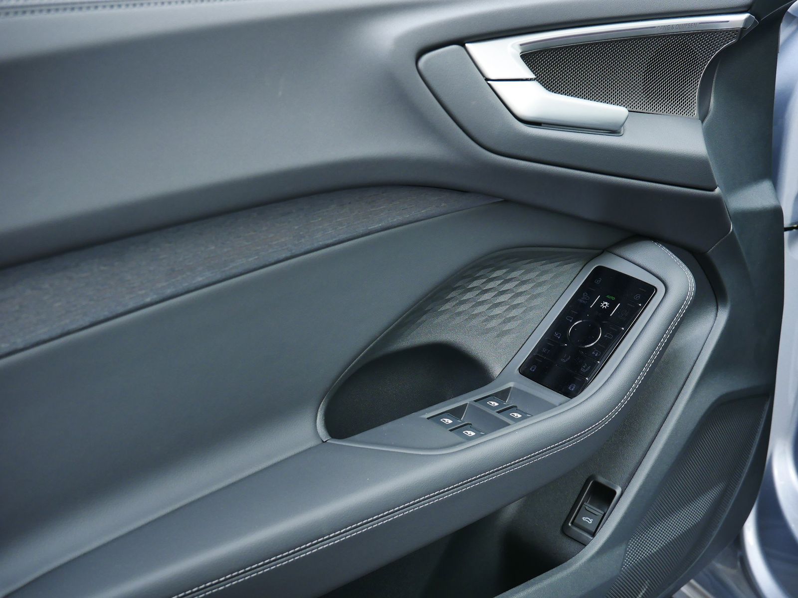 Thumbnail: 2025 Audi A5 - 10