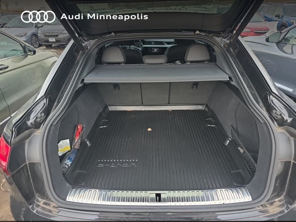 Thumbnail: 2024 Audi Q8 e-tron - 11