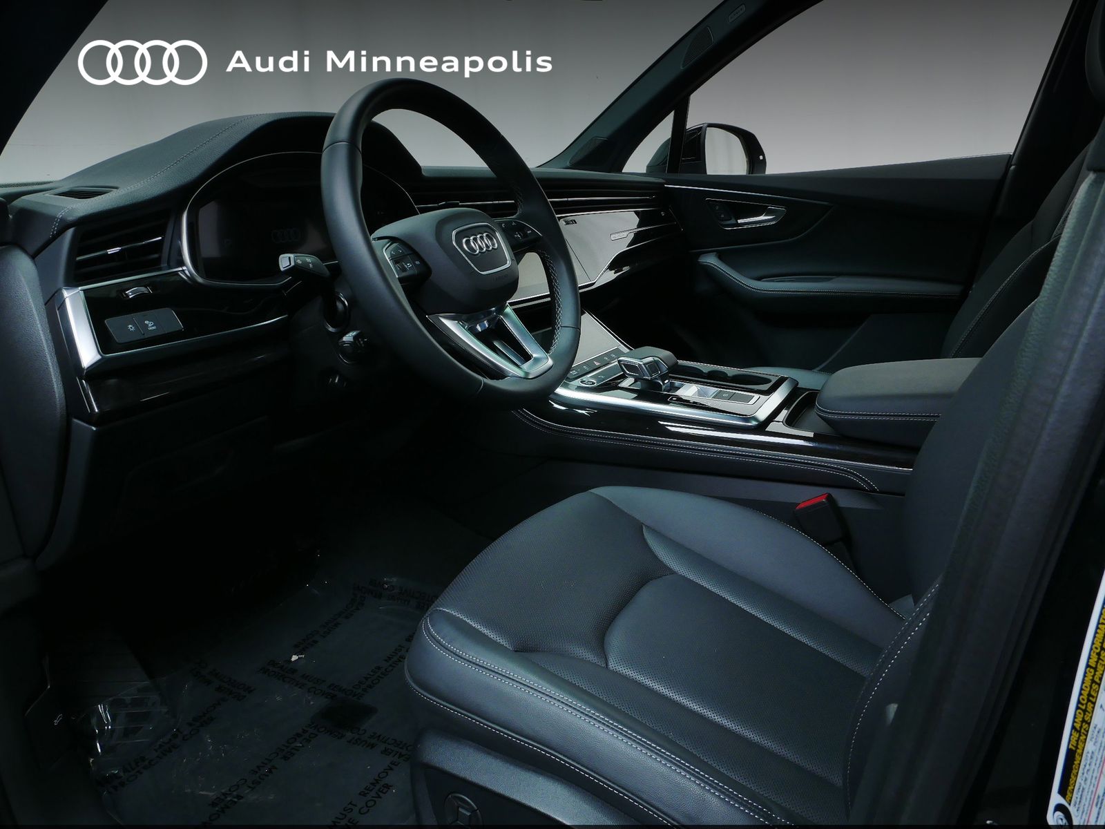 2025 Audi Q7 55 Premium Plus photo 2