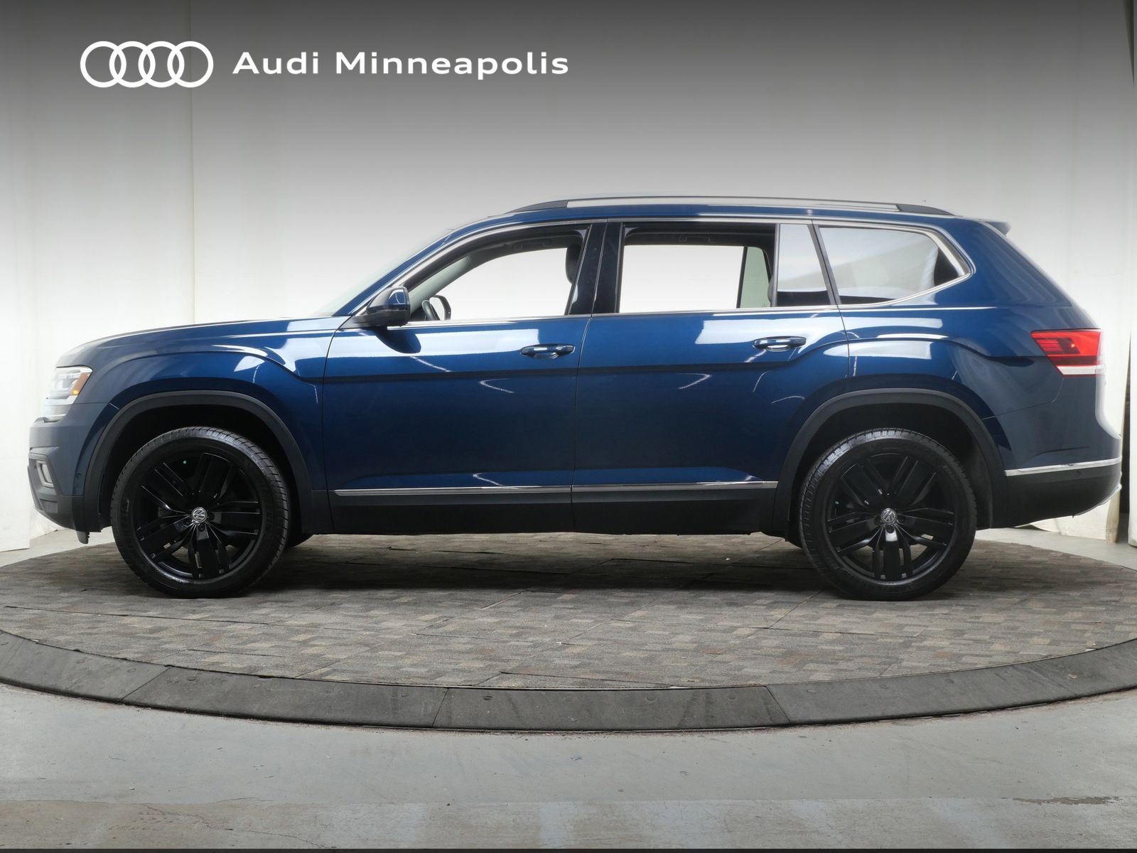 Thumbnail: 2019 Volkswagen Atlas - 3
