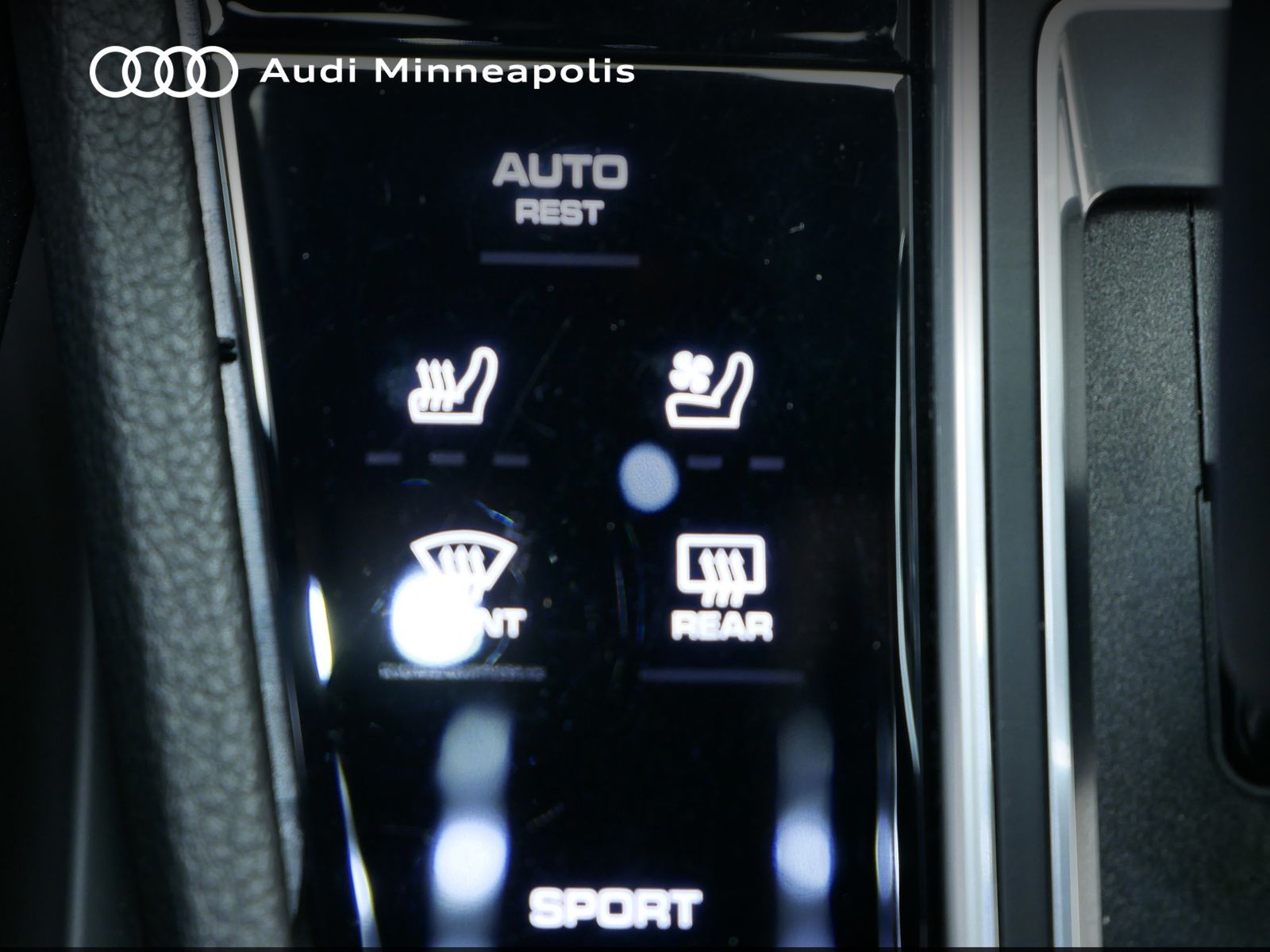 Thumbnail: 2022 Porsche Cayenne - 30