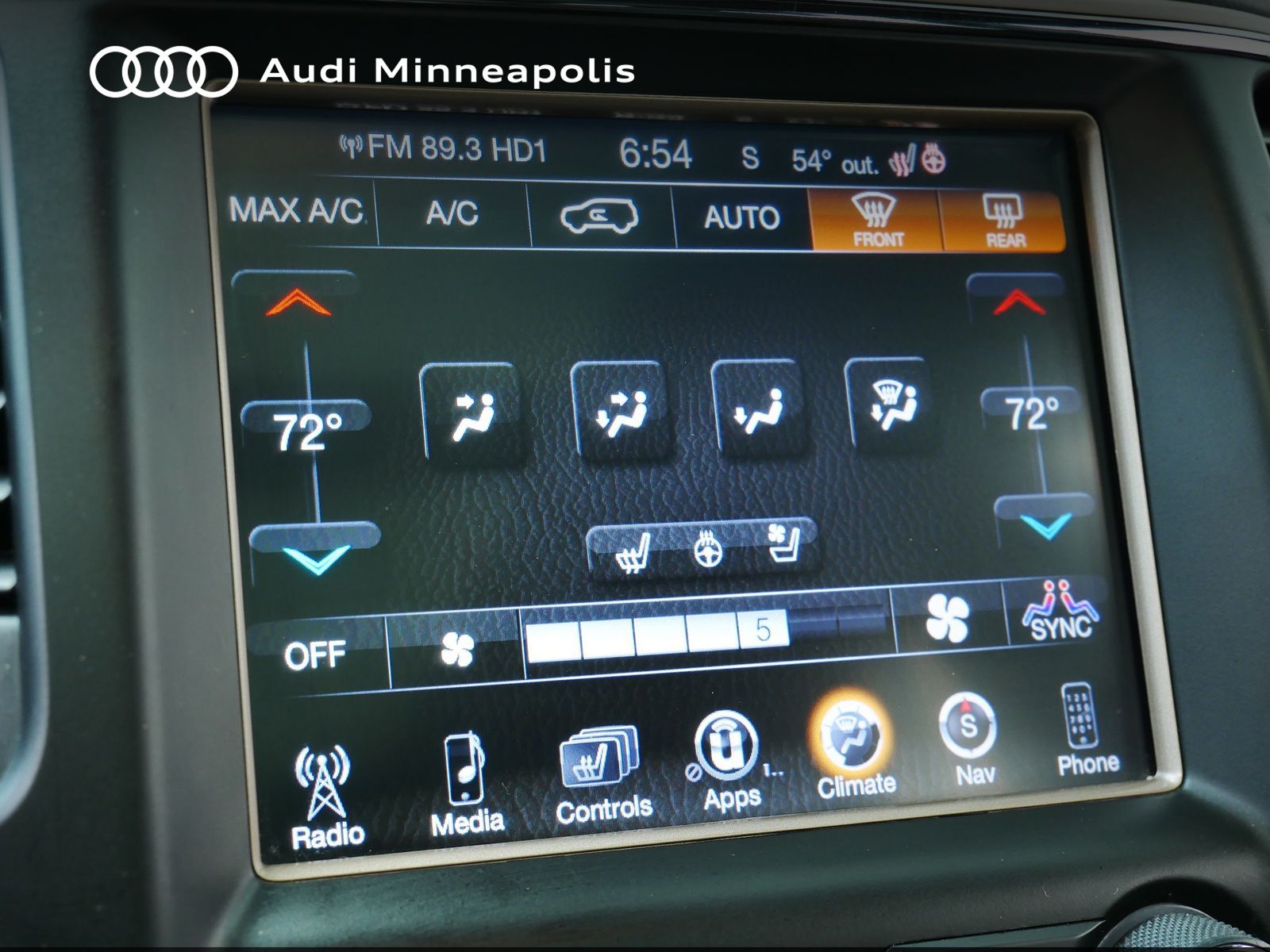 Thumbnail: 2016 Jeep Grand Cherokee - 26