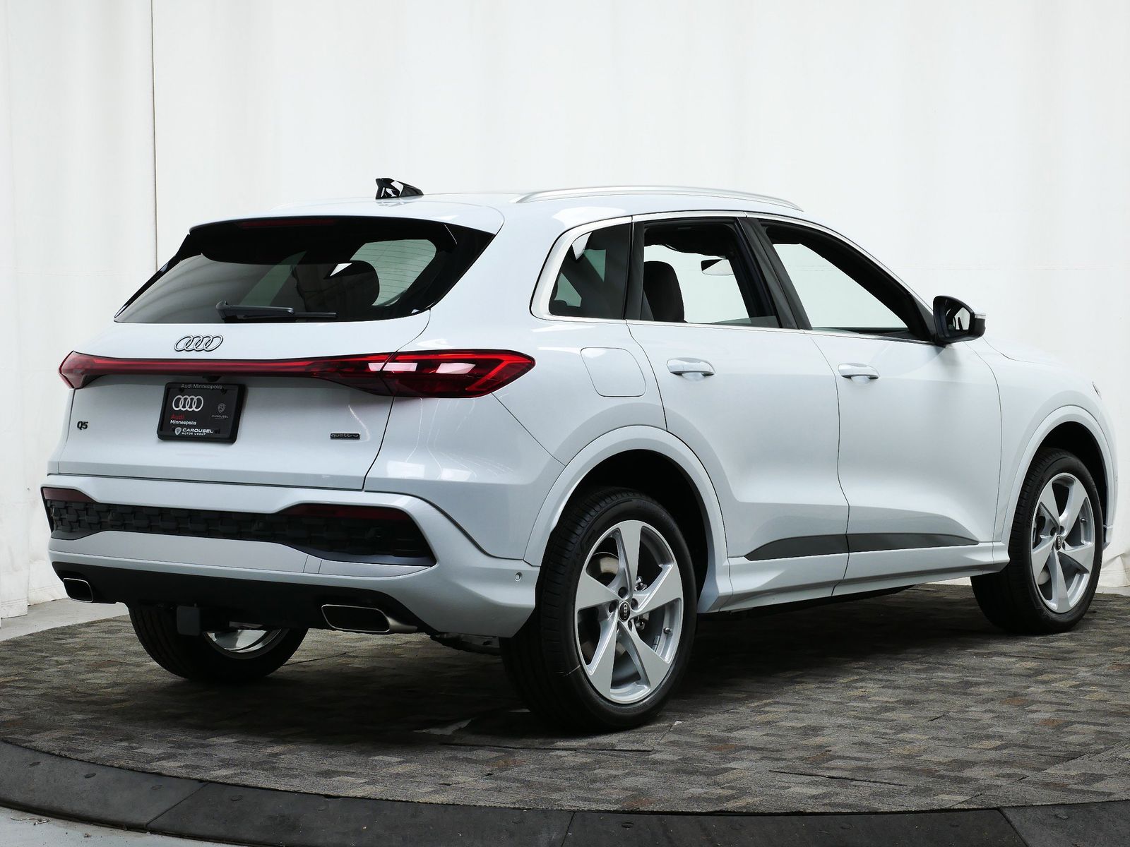 Thumbnail: 2025 Audi Q5 - 6