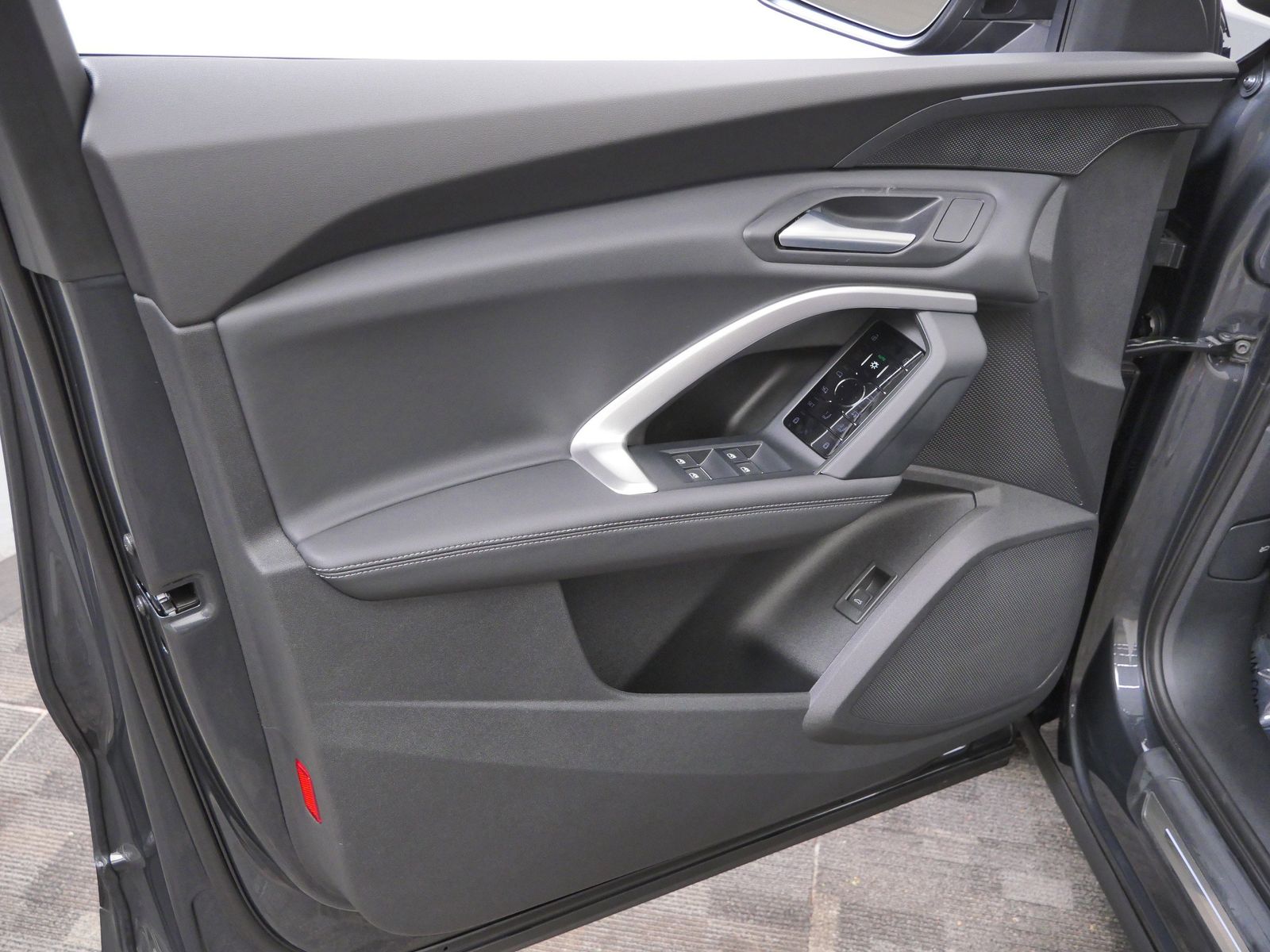 Thumbnail: 2026 Audi Q5 - 10