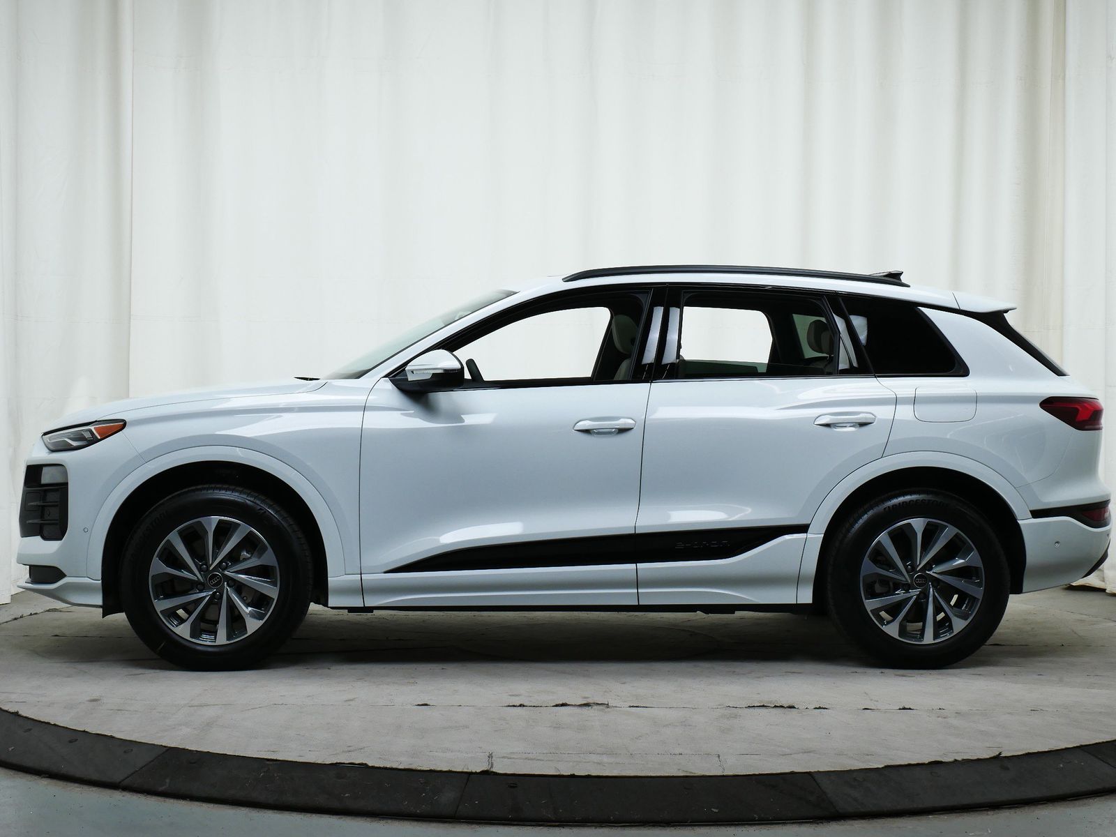 2025 Audi Q6 E-tron Premium photo 3
