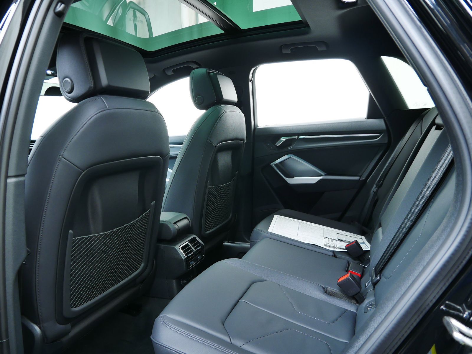 Thumbnail: 2025 Audi Q3 - 12