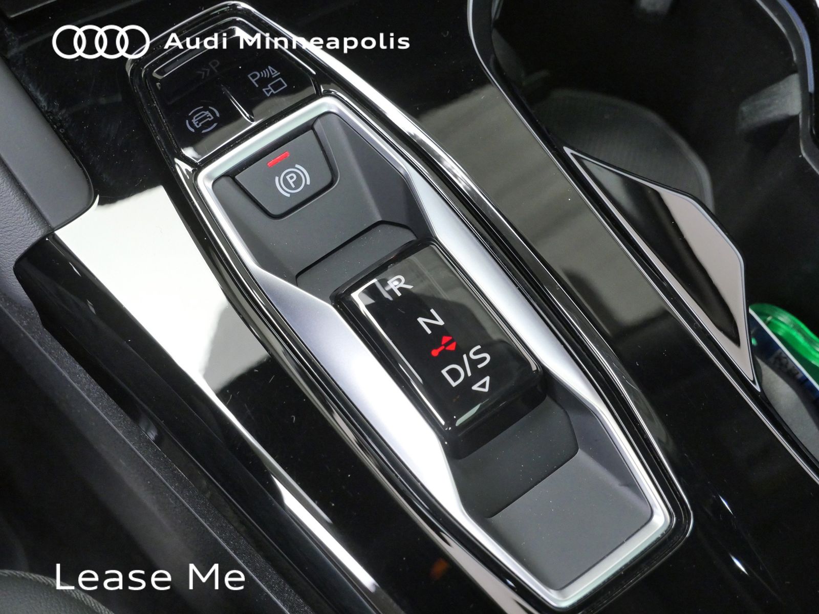 Thumbnail: 2025 Audi Q5 - 30