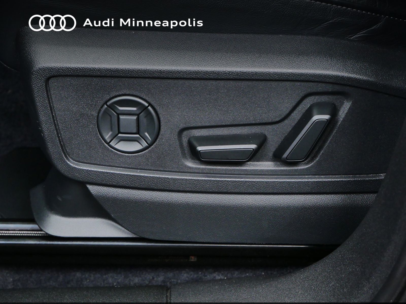 Thumbnail: 2025 Audi Q5 - 13